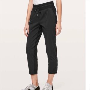 Lululemon Athletica Dance Studio Cropped Joggers Pants Black Women's Size 10